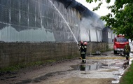 У Чернівцях горів металевий склад