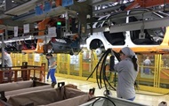 У Росії майже втричі скоротився випуск автомобілів