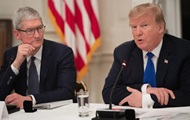 Трамп персонально сказав Тіму Куку, що не хоче виробництва Apple в Індії